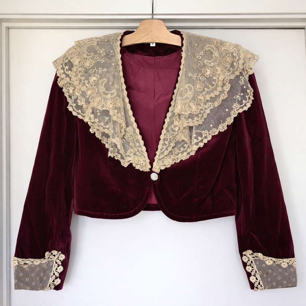 Vintage 70s Velvet Lace Cropped Jacket Burgundy Crochet Collar Prairie XS